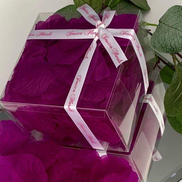 Boxed Silk Rose Petals - Violet - Picture 1 of 2